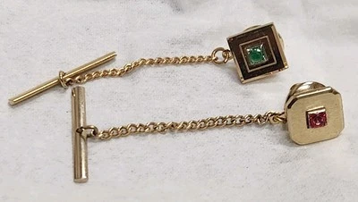 Dos tachuelas de corbata vintage tono dorado de 2 pulgadas (falta una piedra) ¡Envío gratuito! Foto 1 de 4