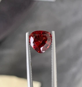 Maravilloso granate rodolita africano africano de 2,52 quilates en forma de corazón rojo - piedra preciosa suelta de 9 mm - Imagen 1 de 15