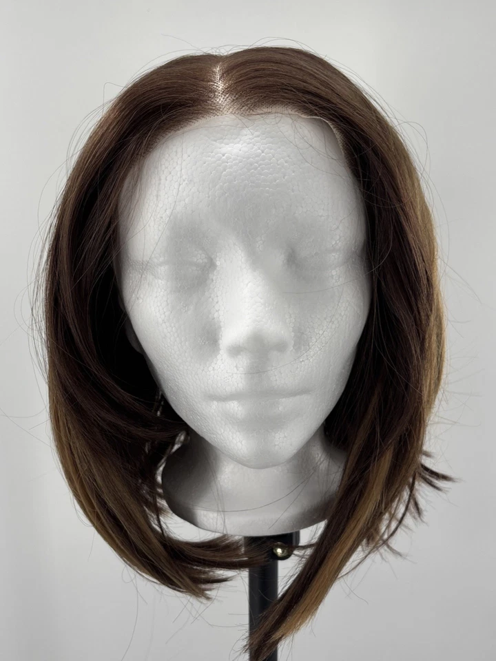 Peluca Chelsea Smith Coronas Eva Luxe Cálida Morena Larga Bob Balayage Foto 1 de 4