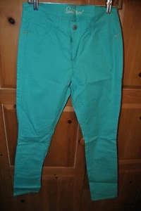 NEU OLD NAVY GRÜNE SWEETHEART JEANS GRÖSSE 8. BAUMWOLLE/ELASTHAN. TAPERED LEG - Bild 1 von 3