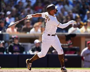 Foto de béisbol 8x10 MLB de acción oscilante de Xander Bogaerts de los Padres de San Diego - Imagen 1 de 1