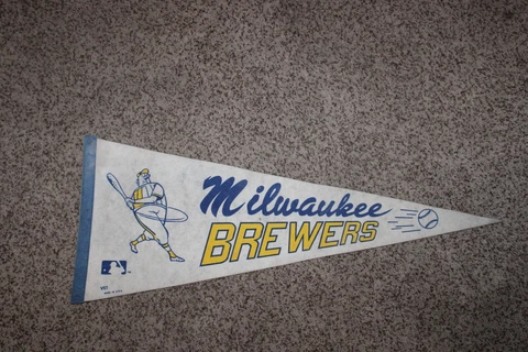 Vintage MLB Baseball Pennant Milwaukee Brewers Cover