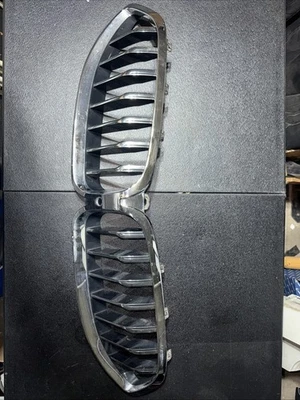 Conjunto de parrilla central de parachoques delantero BMW M850i 840i G14 G15 G16 2019-2024 OEM Foto 1 de 4