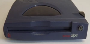 250 MB External Zip Drive with Power adapter and Serial Cable - Afbeelding 1 van 2