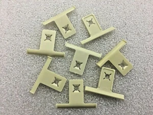 (8 PIECE LOT) F2UB-13A506-BB, FORD, RETAINER PORTABLE HOLE NATURAL COLOR - Picture 1 of 1