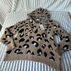 New With Tags Leopard Sweater Cozy And Soft Women Size M - Picture 1 of 9