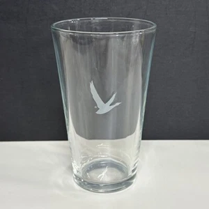 Grey Goose Vodka Shaker Pint 20 oz Clear Glass France Etched Logo EUC - Picture 1 of 7