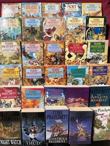Terry Pratchett Paperback Discworld Bundle x 30 - Josh Kirby Covers - Picture 1 of 19