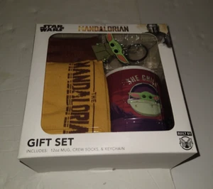 The Mandalorian Star Wars 12 OZ Mug, Socks, Keychain Culture Fly - Picture 1 of 4