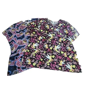 2 Disney Scrub Tops Tinkerbell Cheshire Cat 2X Baumwolle - Bild 1 von 13