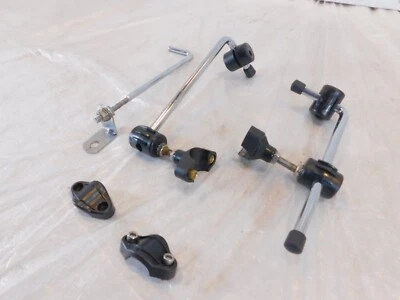 Herrajes de montaje de carenado de ala de murciélago delantera Harley Davidson Street 500 y 750 15-20 Foto 1 de 4