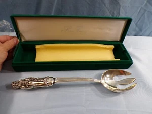 Silver Treasures By Godinger Silverplate Santa Handled Slotted Serving Spoon - Picture 1 of 7