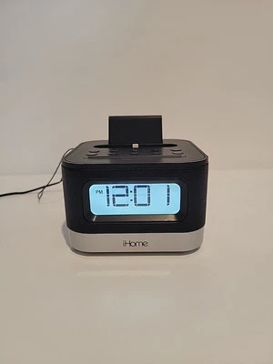 iHome Model iPL8BN Stereo FM Clock Radio With Lightning Dock for iPhone TESTED - Image 1 of 4