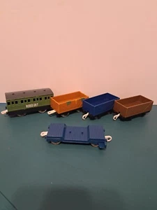 Thamas and Friends Trackmaster Extra Rail Cars - Picture 1 of 1