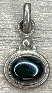 Vintage Southwestern Navajo Native Sterling 925 Black Onyx Cabochon Pendant 2.9g - Picture 1 of 8