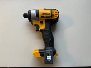 DEWALT DCF885 20V 1/4 in. Controlador de impacto - con luces LED (solo herramientas) - Imagen 1 de 4
