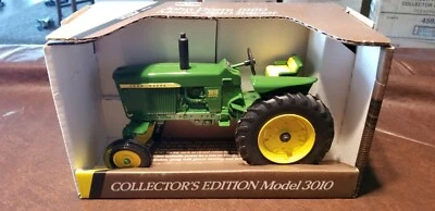 JOHN DEERE 3010 Wide Front End 1/16 Scale MINT made in USA - Image 1 of 4