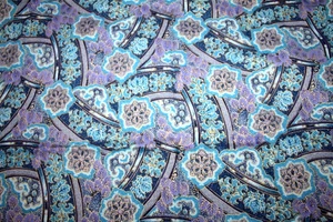 GREAT WALL IN PURPLE AND BLUE FROM RJR - 100% COTTON FABRIC - Picture 1 of 4