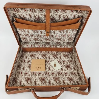 Hartmann Belting Leather Attache Case 4" Briefcase W/ 1 Key Excellent Condition - Image 1 of 4
