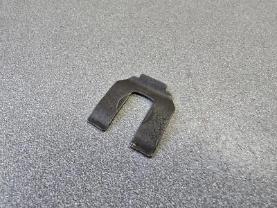 USADO ORIGINAL GENUINO PORSCHE 911 912E 930 914 MANGUERA FRENO SOPORTE CLIP NLA #2 Foto 1 de 3