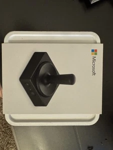 Microsoft J89-00001 SURFACE ADAPTIVE JOYSTICK BUTTON COM BLACK - Afbeelding 1 van 2