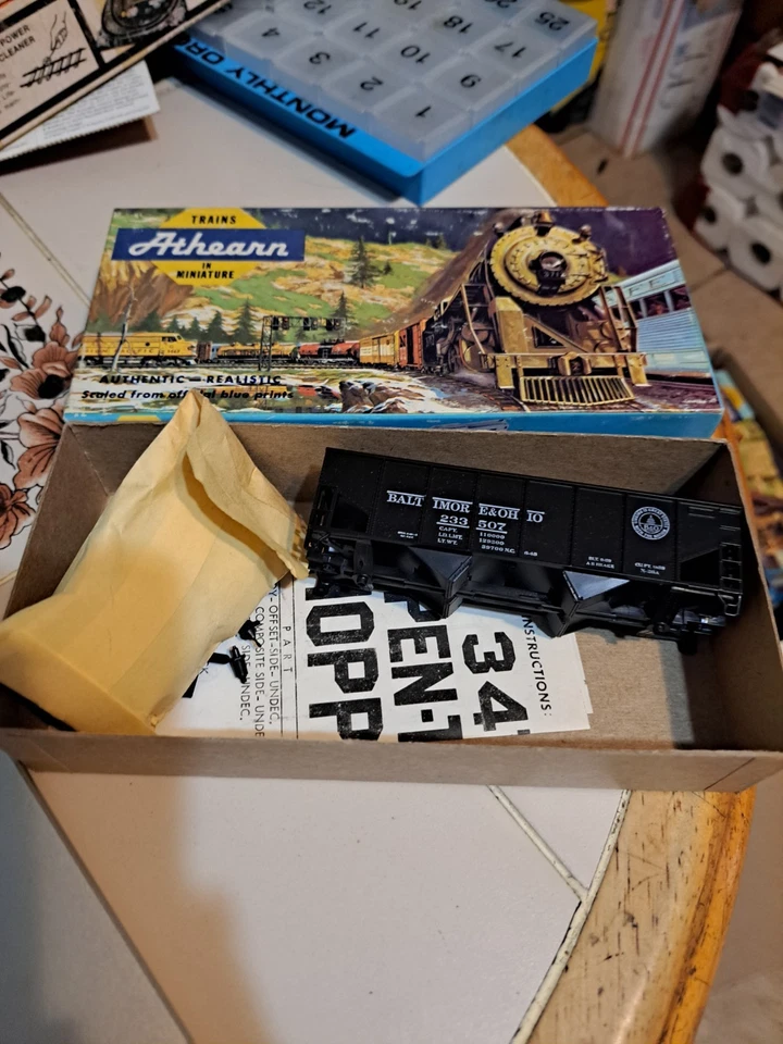 HO Scale Athearn 5441 Baltimore & Ohio 34' Two Bay Hopper Kit 233507 X140