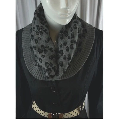 New York & Co Gris Estampado Leopardo Tejido Infinito Bufanda Invierno Retro Chic 66-47 Foto 1 de 4