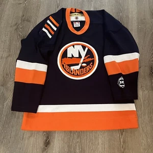 Youth New York Islanders CCM Vintage NHL Jersey Size Youth L/XL - Picture 1 of 5