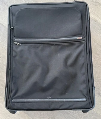 Tumi Black ‘Alpha 2’ Continental 4-Wheeled Spinner Large Checkable Suitcase - Image 1 of 4