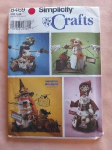 Simplicity 8469 16" Snowmen & Snowwomen Pattern designed by Jana Beus - Picture 1 of 2