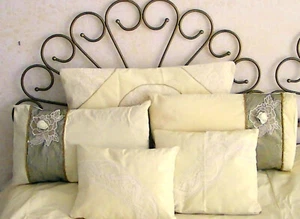Handmade champagne color silk (?) set of twin / day bed cover + 5 cushion covers - Picture 1 of 8