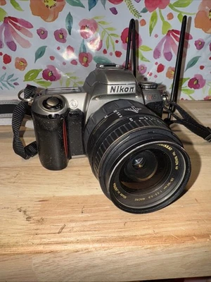 Nikon N65 Camera With A Quantaray 28-90 1:3.5-5.6 Macro Lens FOR PARTS OR REPAIR - Image 1 of 4