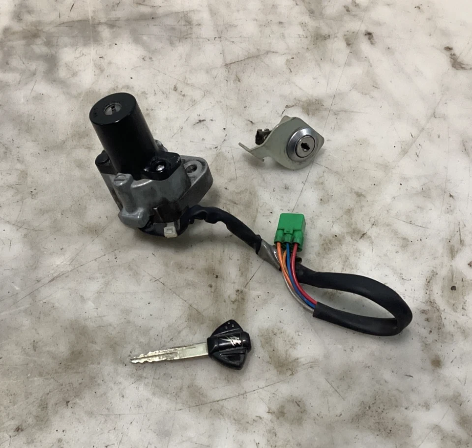 08-20 Suzuki Hayabusa INTERRUPTOR DE ENCENDIDO LLAVE DE BLOQUEO JUEGO DE TAPA DE GAS PESTILLO DE MALETERO OEM Foto 1 de 1