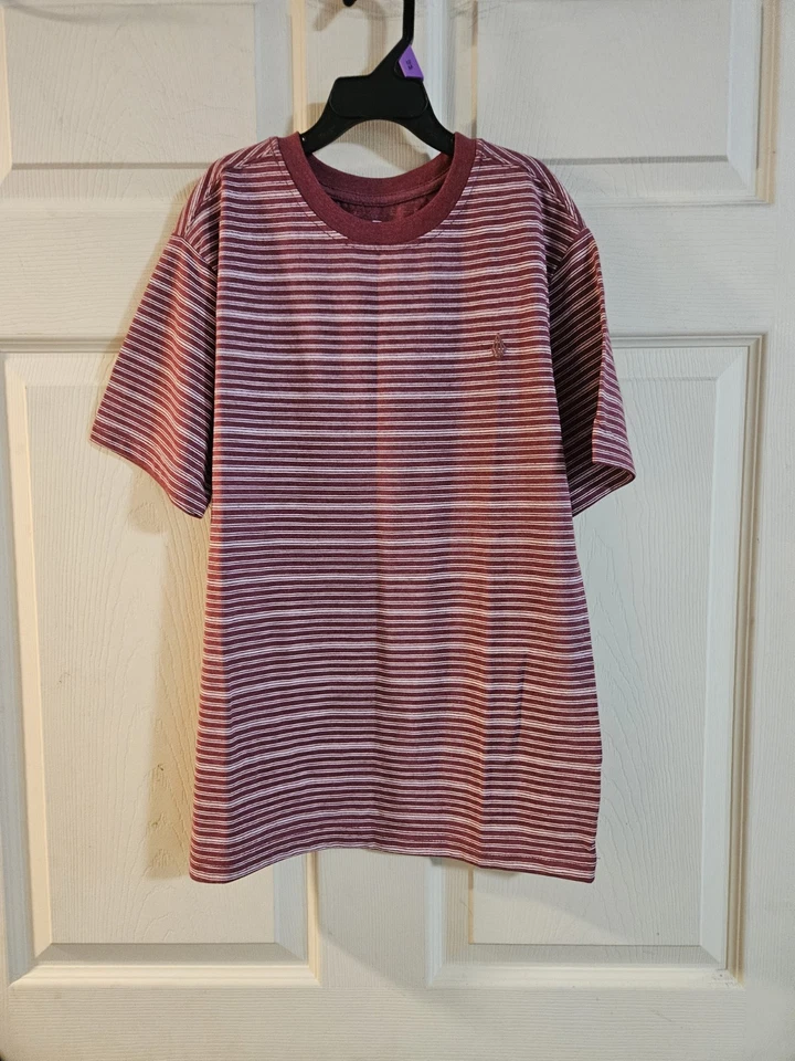 Camiseta listrada Volcom Boys: vermelha/branca: nova com etiquetas: tamanho M (10/12) - Imagem 1 de 4