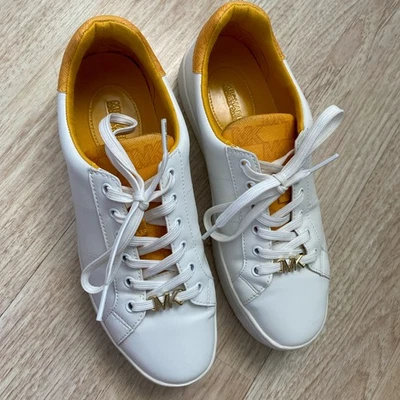 Michael Kors 9 M Poppy Logo Trim Sneaker - Image 1 of 4