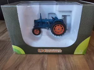 Country Universal Hobbies Power Fordson Major 1:32 Scale Water Threshing Tractor - Picture 1 of 5