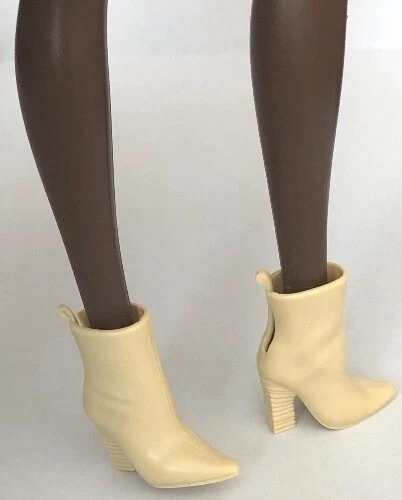  BOTINES DE TACÓN ALTO BARBIE SIGNATURE FAN CLUB MODELO TOSTADO MUSA SILKSTONE Foto 1 de 1