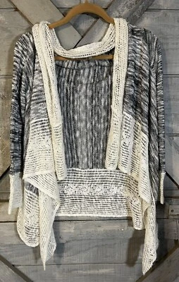 Cárdigan suéter One World gris negro blanco frente abierto bordes de encaje tejido pequeño Foto 1 de 3