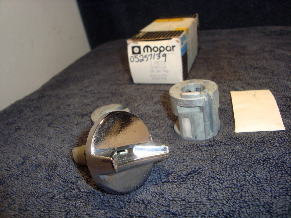 Cerradura de encendido VASO NUEVO MOPAR 05257139 Lebaron Dakota Caravan Laser T & C B1 Foto 1 de 3
