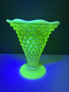 FENTON HOBNAIL TOPAZ YELLOW VASELINE OPALESCENT 5.25 VASE GLOWS BRIGHT - Picture 1 of 11