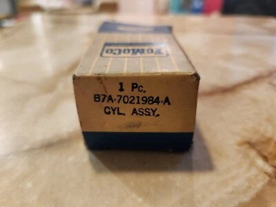 Cerradura de puerta de coche de pasajeros Ford 1952-1958 1953-1960 camioneta Ford 1960-1963 Falcon diestro Foto 1 de 2