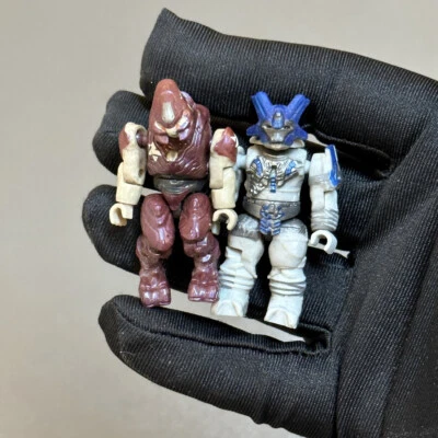 2X HALO MEGA BLOKS CONSTRUX COVENANT PURPLE BRUTE CAPTAIN series 1 igure #21 - Image 1 of 4