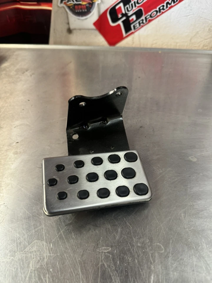 Ford Mustang Cobra SVT 2003 03 04 reposapiés pedal muerto Foto 1 de 1