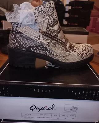 Qupid Tressa-22x Stone/Black Snake Leather Boots Women's Size 6,7,9 - Image 1 of 4