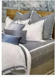 KEVIN O'BRIEN Studio~JUEGO DE EDREDÓN QUEEN~100% lino con adornos de terciopelo gris~NUEVO CON ETIQUETAS~PRECIO DE VENTA SUGERIDO POR EL FABRICANTE $849 - Imagen 1 de 4