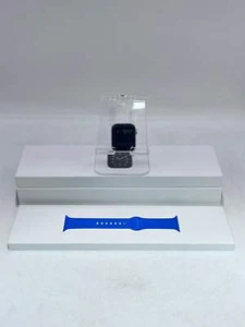 Apple Watch Series SE 1ère génération d'occasion - GPS 40mm, noir, très bon état ! - Photo 1 sur 9