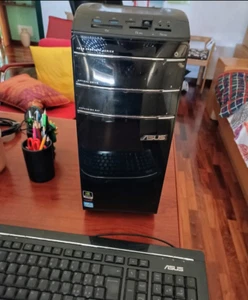 ASUS ESSENTIO DESKTOP PC CM6870-IT002S Intel Core i7 i7-3770 8 GB DDR3-SDRAM 1TB - Foto 1 di 3