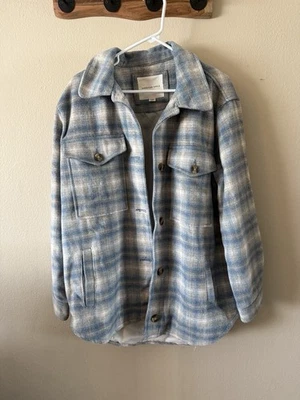 Cazadora de franela azul American Eagle talla mediana Foto 1 de 4