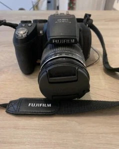 Fuji FinePix D-style HS10 Bridge Camera 24-720mm 30x Zoom Lens With 8g Memory  - Picture 1 of 3