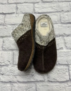 Earth Origins Clog Slides 10 - Picture 1 of 8